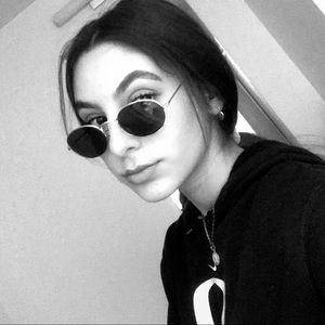 Meet your Posher, Erika